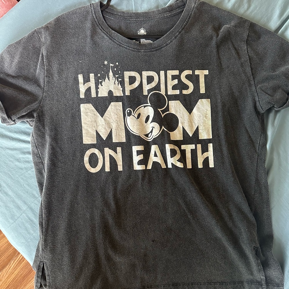 Disney “Happiest mom on earth” T-shirt